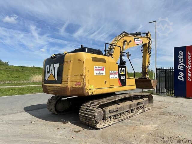 Crawler excavator Caterpillar 323FL