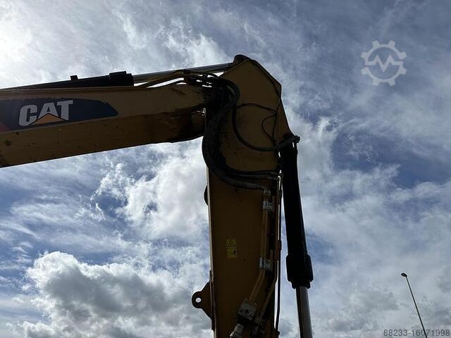 Raupenbagger Caterpillar 335FL