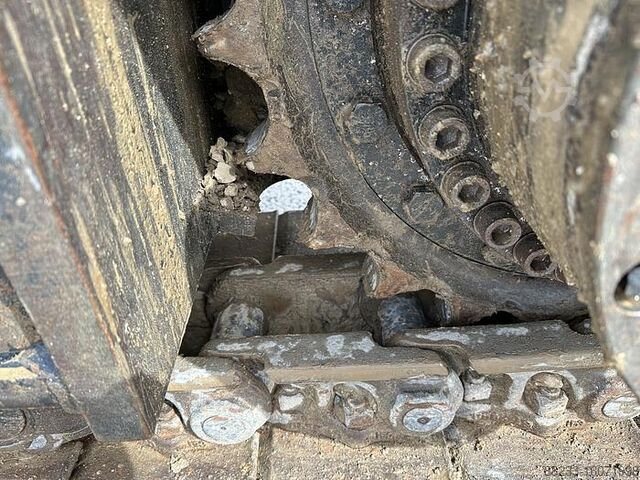 Raupenbagger Caterpillar 335FL