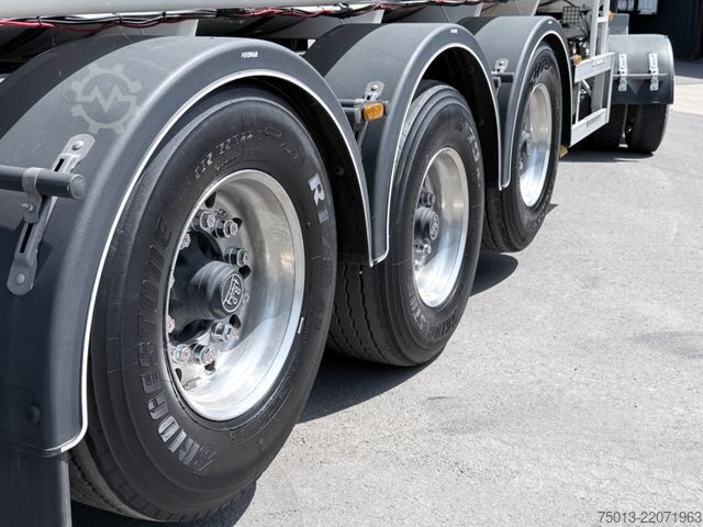 Tanker semitrailer KÄSSBOHRER V2A 28 cbm, APOLLO-Pumpe, Leer nur 5,5 to.