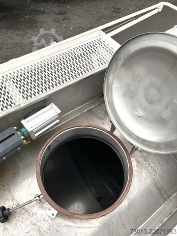 Tanker semitrailer KÄSSBOHRER V2A 28 cbm, APOLLO-Pumpe, Leer nur 5,5 to.