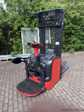 Ride-on stacker Linde L14AP
