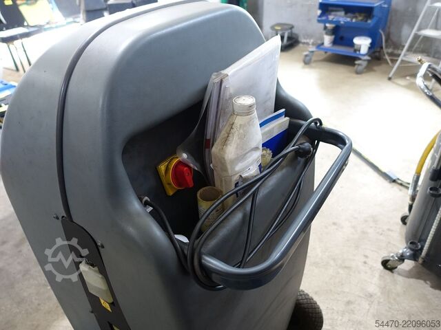 Air conditioning service units ROBINAR AC690PRO