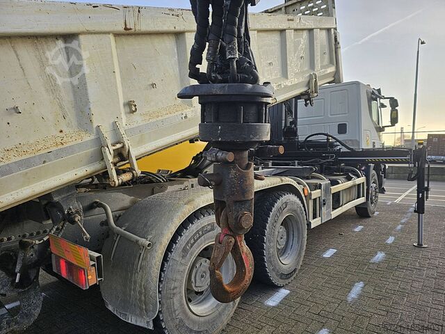 Tipper with crane IVECO AT260T45 TRAKKER HIAB XS144