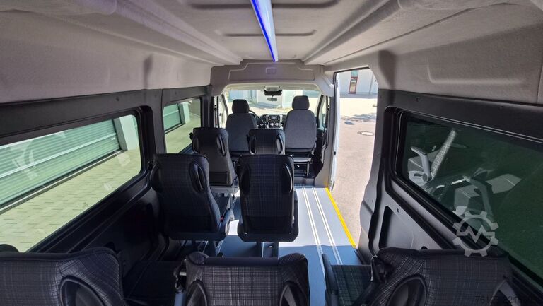 Kastenwagen hoch PEUGEOT Boxer  Hochraum 9 Sitzer L3H2 verglast BlueHDi