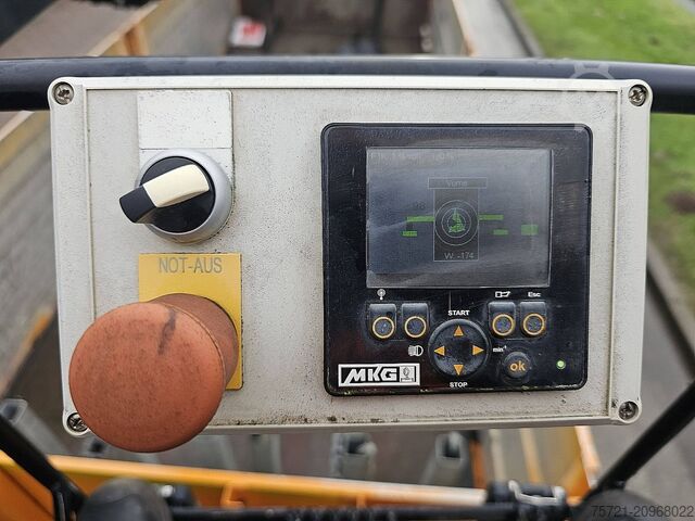 Loading platform M.A.N. 26.440 TGS