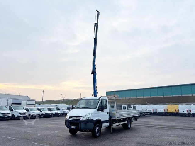 Truck with crane and fixed flatbed IVECO 65C18