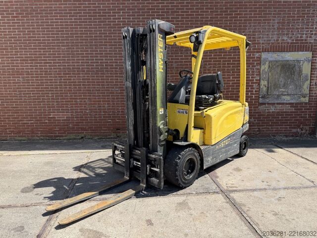 Electric 4-wheel forklift Hyster J2.5XN
