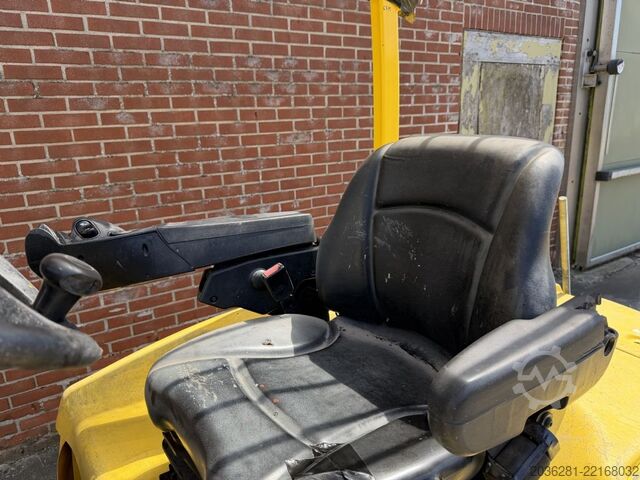 Electric 4-wheel forklift Hyster J2.5XN