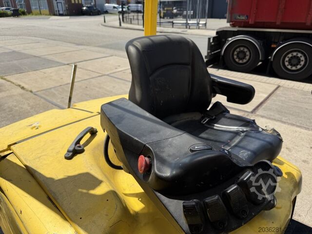Electric 4-wheel forklift Hyster J2.5XN
