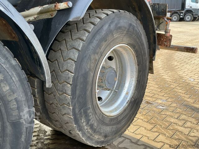 Tipper with crane Renault Kerax 420