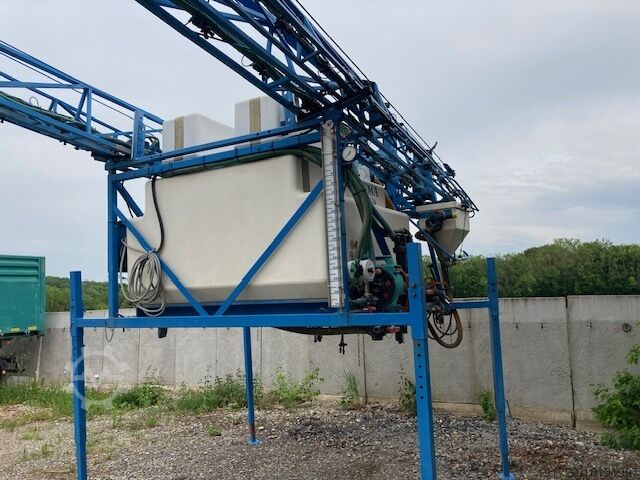 Fertilizer spreader Inuma IUAS 3024 Aufbauspritze