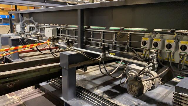 Board feeding system Jacksteel 