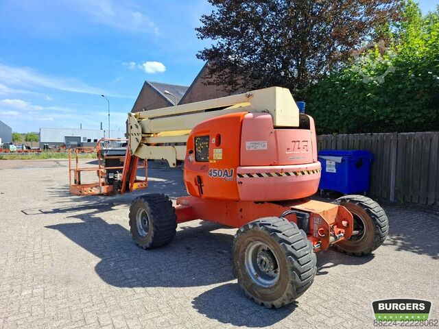 Articulated boom lift JLG 450AJ