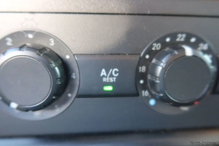 Box body Mercedes-Benz Antos 2127 L Bak + klep 2000 kg Euro 6