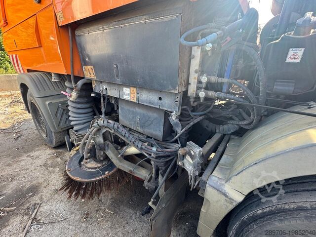 Truck with box body Mercedes-Benz Atego 1324