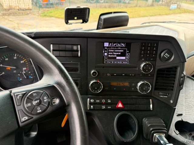 Standard tractor unit MERCEDES-BENZ Actros 1848 / Retarder