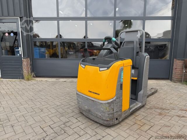 Fahrerstandstapler Jungheinrich ECE220