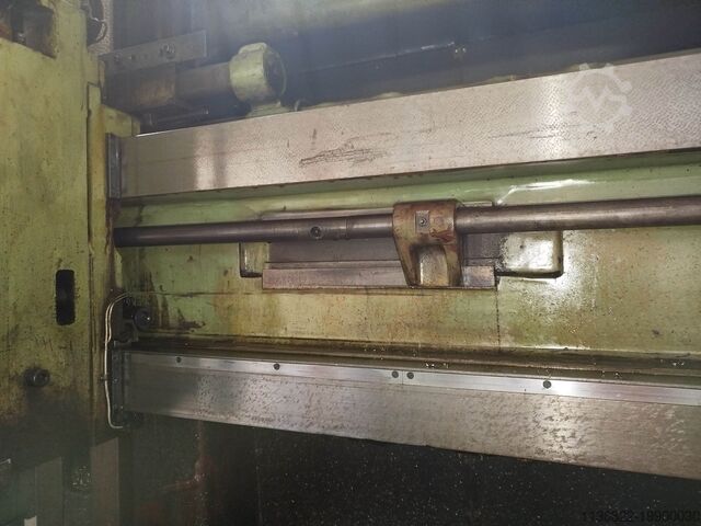 Vertical turret lathe TOS SK16
