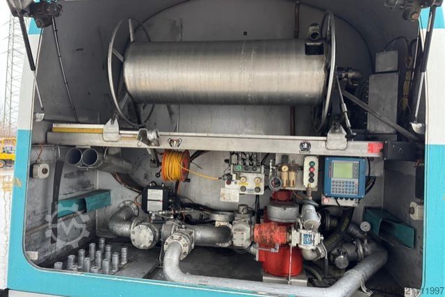 LKW mit Tankaufbau MAN TGM 18.340 4x2 11'950L