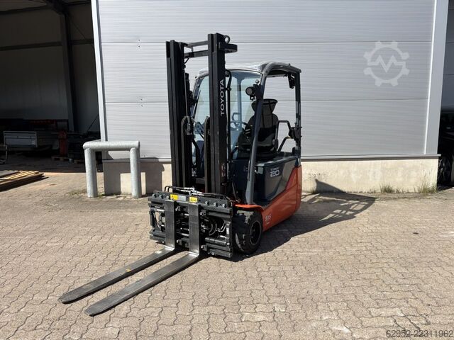 Electric 3-wheel forklift Toyota 8 FBE 20 T