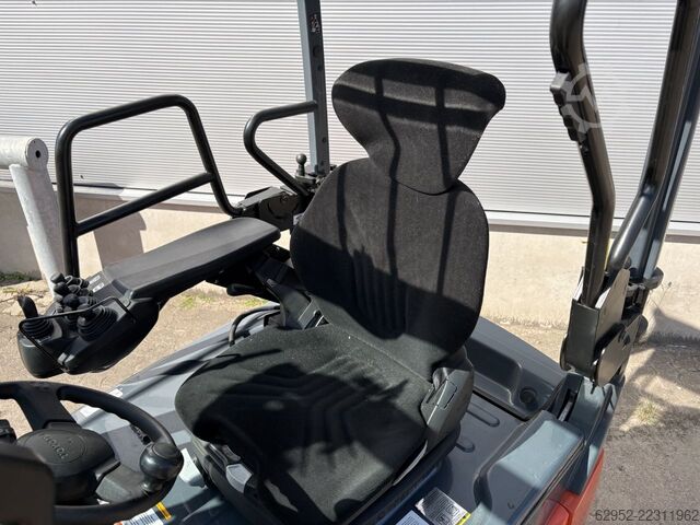 Electric 3-wheel forklift Toyota 8 FBE 20 T