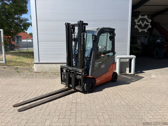 Electric 4-wheel forklift Toyota 8 FBM 20 T / 1.260 h!