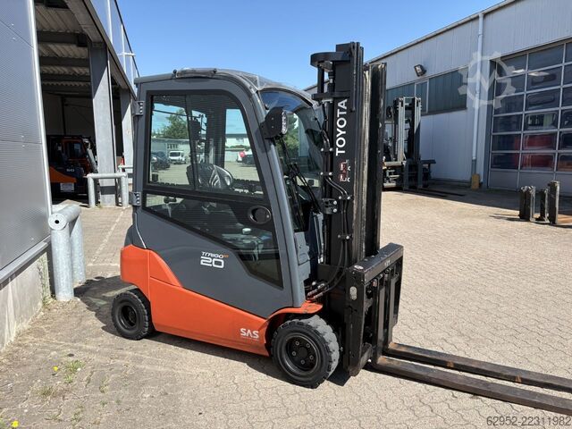 Electric 4-wheel forklift Toyota 8 FBM 20 T / 1.260 h!