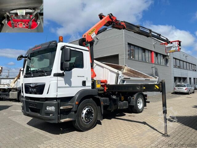 Three-sided tipper truck MAN TG-M 18.290 4x2 2-Achs Kipper Kran Funk 4xhydr+G