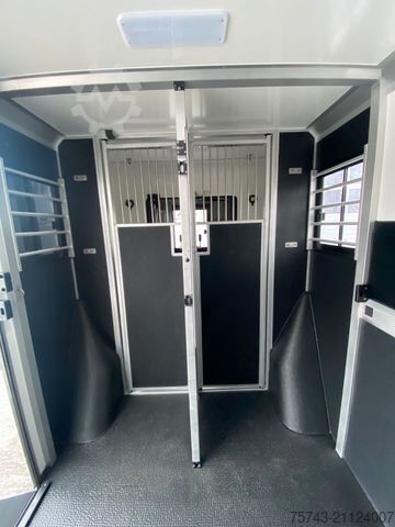 Viehtransporter RENAULT Master STX  Haras AUTOM. NEW MODEL 2025