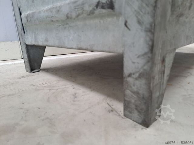 Stacking container container metal container SSI Schäfer / Feuerverzinkt / 3 Stück / Abm.: 850x550x670mm (BxTxH) / 4 Kranösen