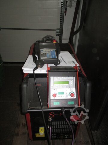 Industrial robot FANUC ArcMate 100/7L