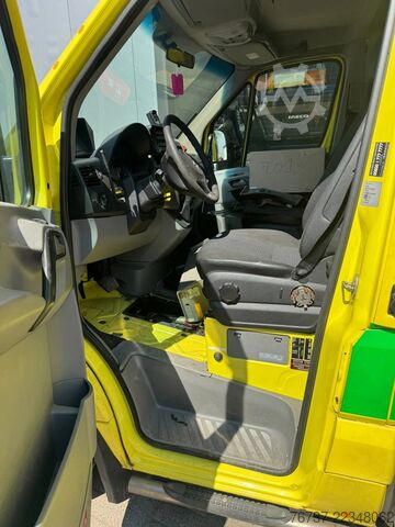 Ambulance Mercedes-Benz Sprinter 318 **NO ENGINE - NO GEARBOX**