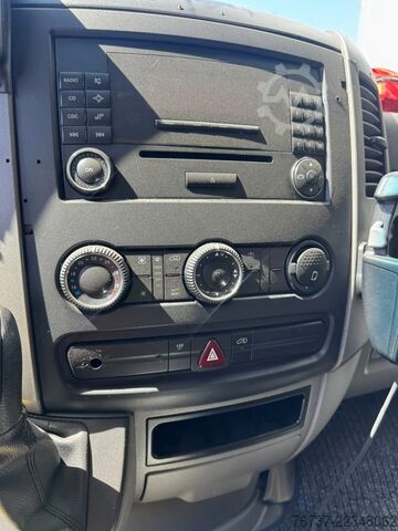 Ambulance Mercedes-Benz Sprinter 318 **NO ENGINE - NO GEARBOX**
