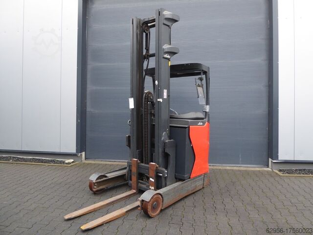 Schubmaststapler Linde R14B-01