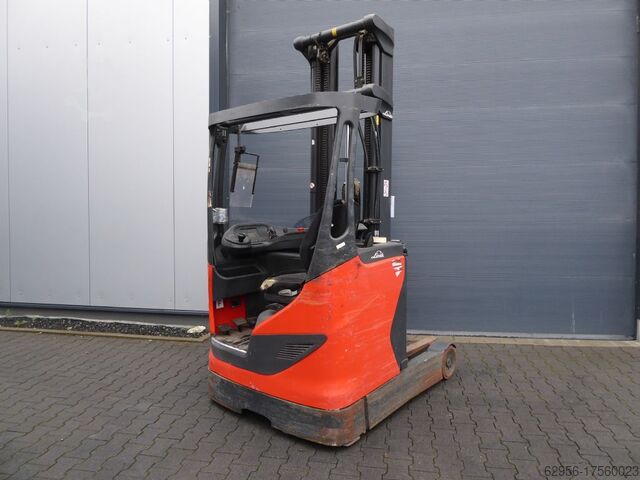 Schubmaststapler Linde R14B-01