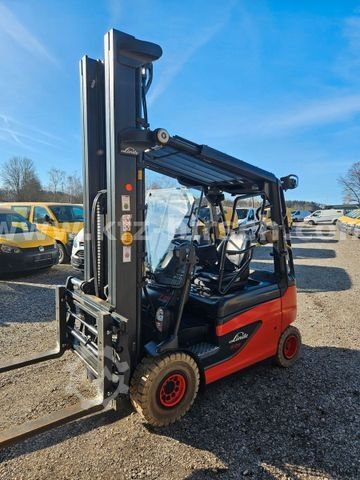 Frontstapler LINDE E25 R Roadster , 6.880mm Hubhöhe, StVZO hydr. Zi