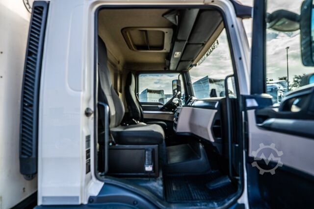 Open body MAN TGL 12.190 BL + HIAB 055 D-1 HIDUO