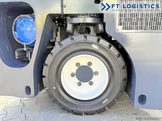 4-way forklift Combilift CB4500 GAS TRIPLEX 6400 FORK POSITIONER