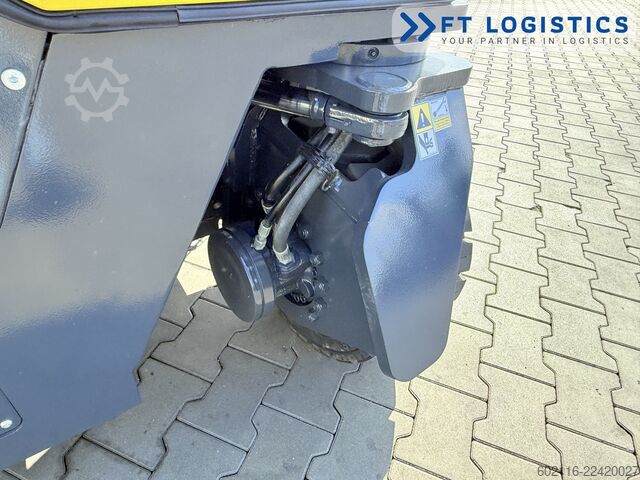 4-way forklift Combilift CB4500 GAS TRIPLEX 6400 FORK POSITIONER