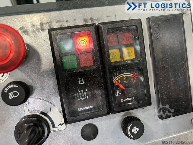 4-way forklift Combilift CB2500 GAS TRIPLEX 4900 FREE-LIFT CABIN