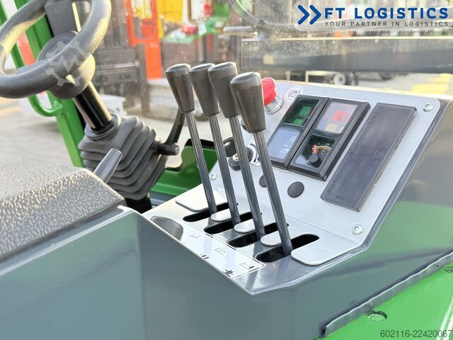 4-way forklift Combilift CB3000 DIESEL TRIPLEX 4900 POSITIONER