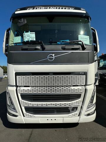 Chassis with cab Volvo FH 460 6x2-4 Globetrott. Fahrgestell LAGER