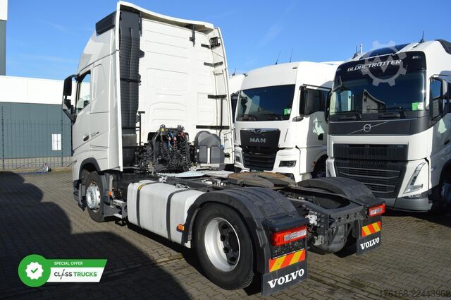Standard tractor unit VOLVO FH 500 Globetrotter XL