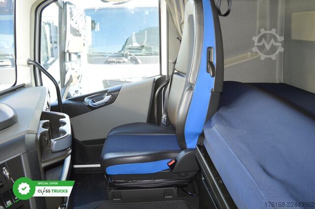Standard tractor unit VOLVO FH 500 Globetrotter XL