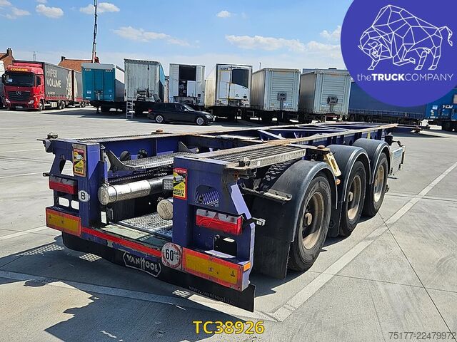 Container transportation Vanhool 30 ‘ , 20’. ADR