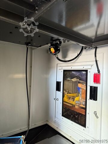 Vertical machining center DOOSAN DN Solutions SVM 4100 DNM