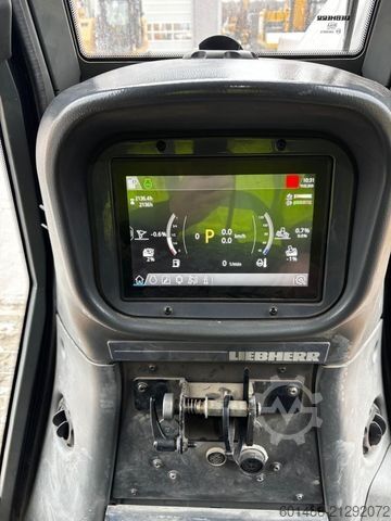 Straßenwalze LIEBHERR PR 726 LGP