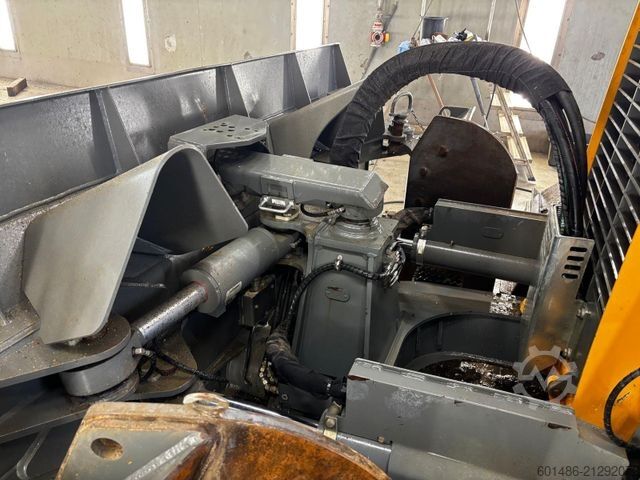 Straßenwalze LIEBHERR PR 726 LGP