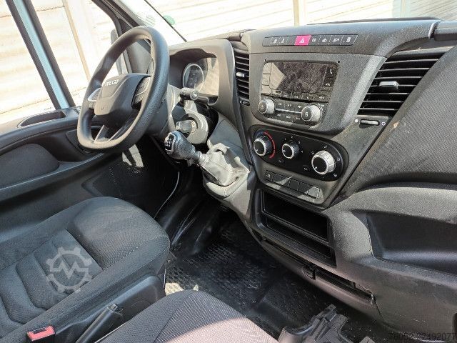 LKW mit Kofferaufbau IVECO 35C14